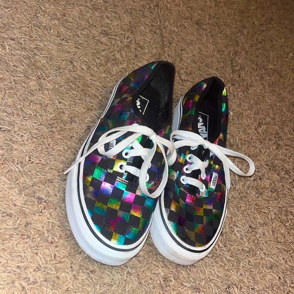 •super cute, iridescent, checkered vans•